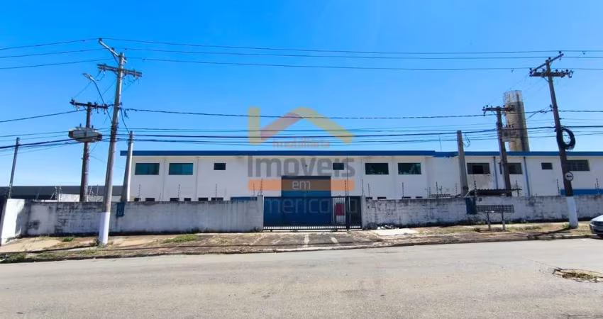 Aluguel de Barracão Industrial de Alto Padrão em Americana-SP, no Distrito Industrial Nossa Senhora de Fátima: 2 salas, 5 banheiros, 1.700m².