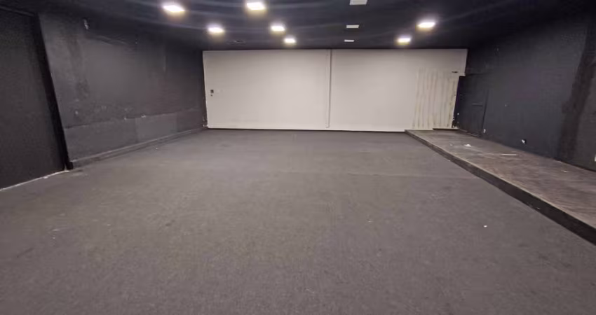 Ponto comercial com infraestrutura para escola/igreja com 645m² para locação no Jardim Santana em Americana SP R$ 5.500,00