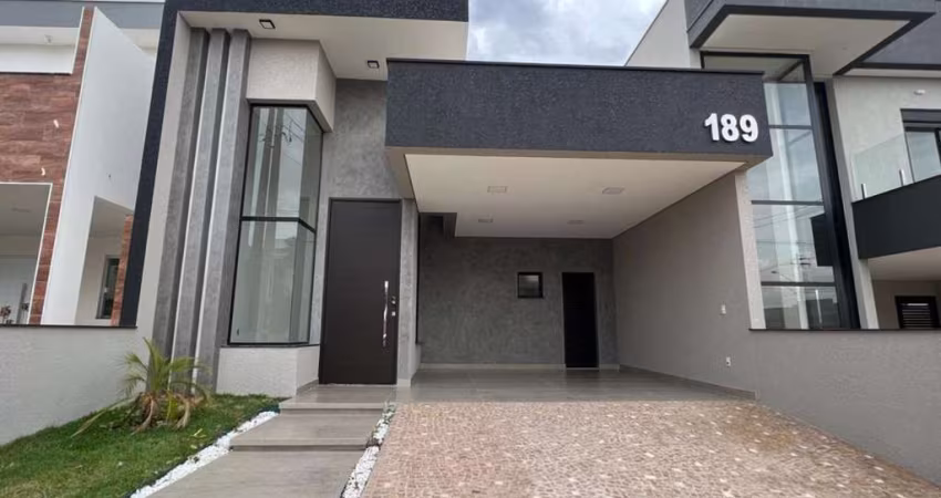 Casa em Condomínio à Venda em Paulínia-SP, São Bento - 3 Quartos, 1 Suíte, 2 Banheiros - 140m² de Área.
