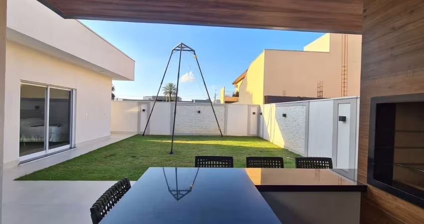 Casa de alto padrão à venda em condomínio no Loteamento Residencial Jardim Villagio, Americana-SP: 3 quartos, 3 suítes, 2 salas, 4 banheiros, 4 vagas de garagem, 220m².