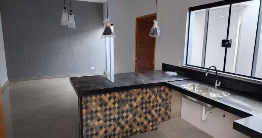 Casa para locação de alto padrão no jardim dos lagos, nova odessa-sp: 2 quartos, 1 suíte, 2 salas, 2 banheiros, 4 vagas, 150m².