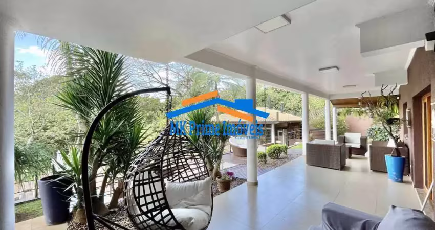 Moderna mansão com maravilhoso lazer!