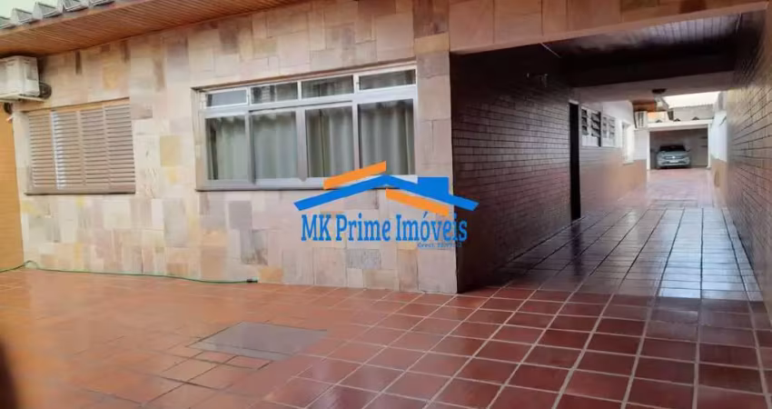 Ótima Casa Térrea com 3 Dormitórios e 5 Vagas - Jaguaribe.