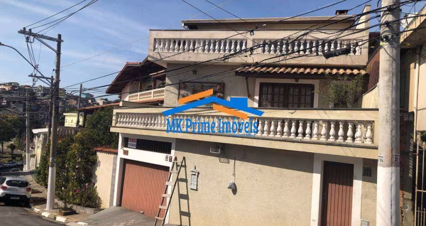 Sobrado 200m² com 3 Dormitórios no JD. de Abril.