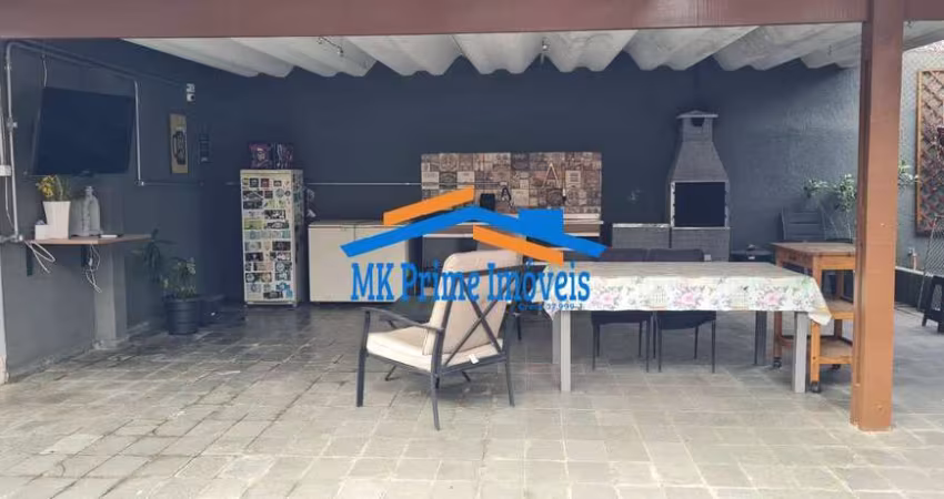 Ótimo Imóvel Casa Térrea com 3 Dormitórios, e 4 Vagas de Garagem.