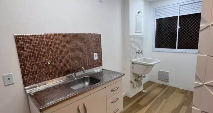 Apartamento sendo 2 dormitórios, 1 banheiro social, sala, cozinha, 1 vaga.