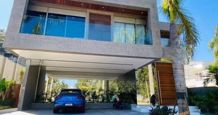 Vende casa em Condomínio Alto Padrão com 664m², 05 Quartos - TAMBORÉ 2.