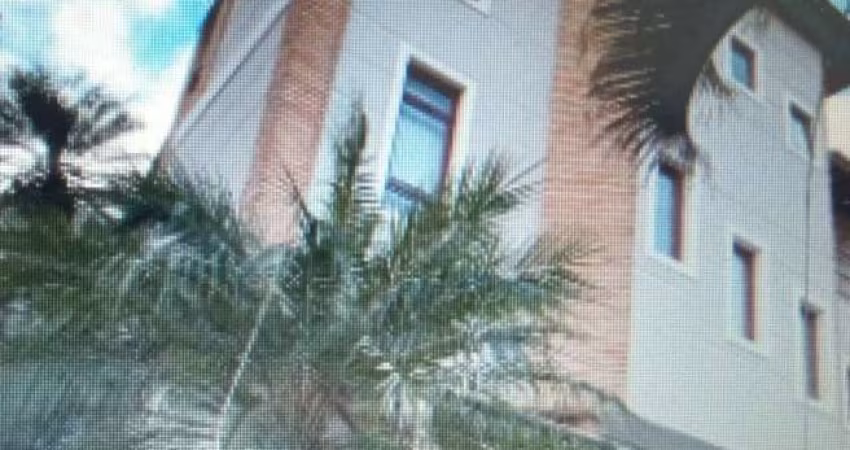 Casa de Condomínio com 460m², 05 Quartos e 06 Vagas - JANDIRA.