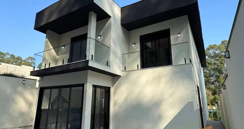Casa de Condomínio  com 384m² - Morada da Serra - Aldeia da Serra - Barueri
