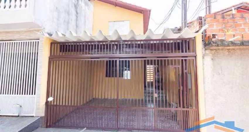Excelente Sobrado com 3 Dormitórios e 2 Vagas de Garagem.
