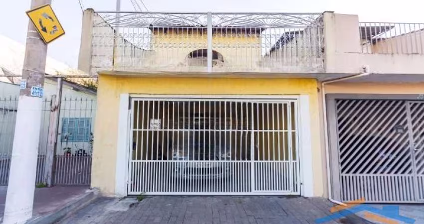 Ótimo Sobrado com 3 Dormitórios sendo 1 Suíte e 2 Vagas de Garagem.