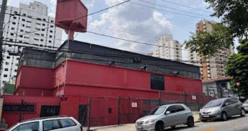 Prédio comercial 660m² com 5 salas na Vila Leopoldina.