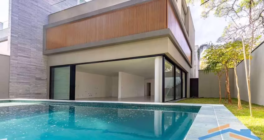 Linda casa no Condomínio UNYCO BROOKLIN - São Paulo/SP.