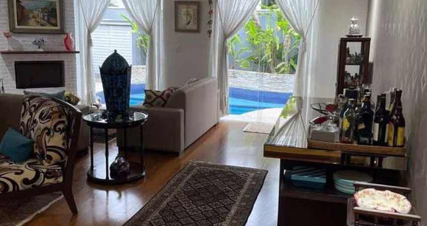 VENDE Casa em Condomínio com 205m² de A.C , 03 Quartos e 01 Suíte RES. 11.