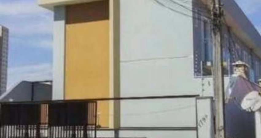 Lindo Sobrado em Condomínio (Villagio) 72 m²  2 dorm. 2 vagas - Jaguaribe
