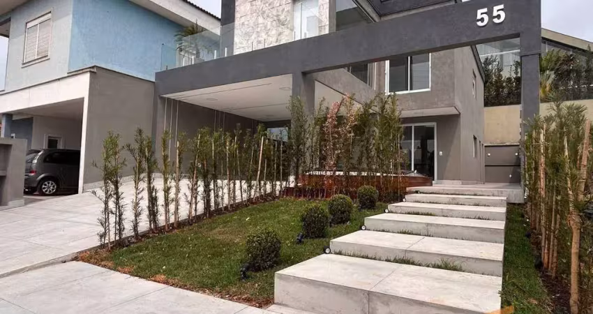 VENDE Casa de Condomínio com 220m² A.C. Com 03 Suítes - QUINTAS DO INGAÍ