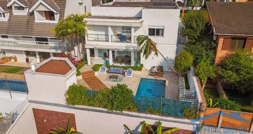 Casa com 4 Suítes e 524 m² de A/C no Residencial II Alphaville/Barueri!