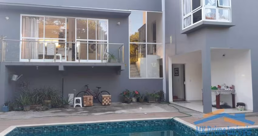 Casa de condomínio 180m2, com 3 dormitórios em Cotia/SP.