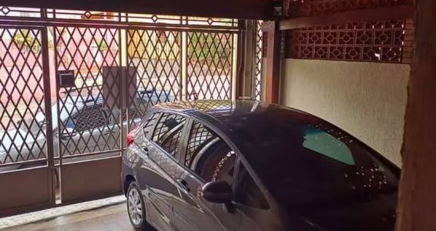 Excelente Sobrado Jardim das Flores, 3 Dormitórios, sendo 1 Suíte