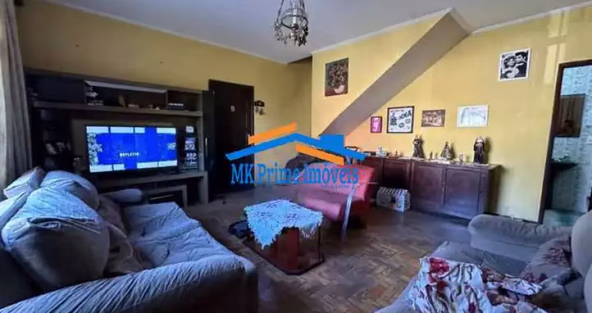 Ótimo Sobrado com 3 Dormitórios e 3 Vagas de Garagem.