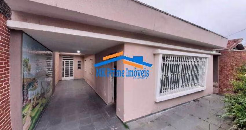 Casa Terrea com  3 Dormitórios sendo 1 Suíte e 3 vagas