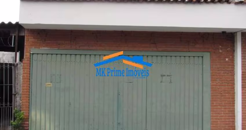 Ótima casa térrea com 1 dormitório e 4 vagas de garagem.
