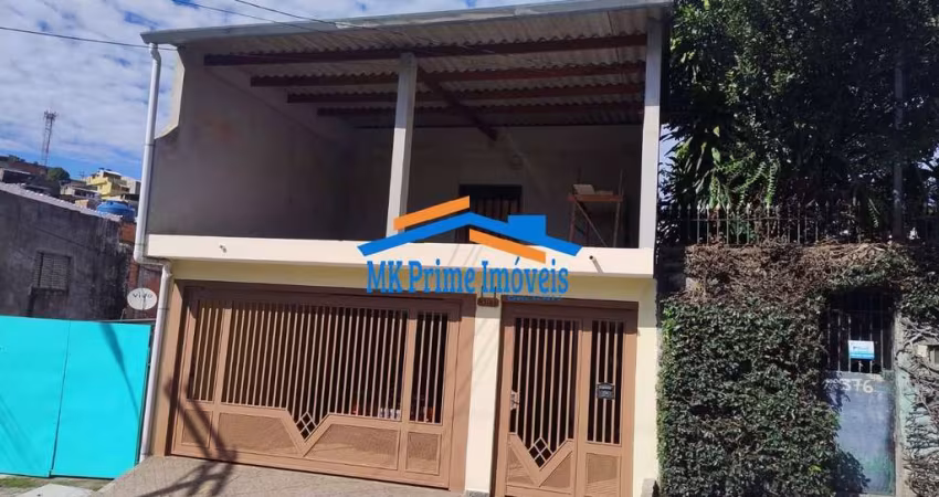2 Casas Térreas + Andar Superior – Ótima Área de Lazer e Vagas Cobertas.