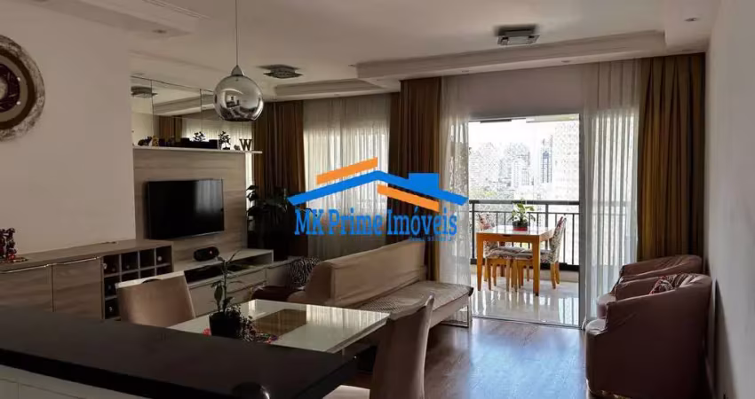 Apartamento com varanda gourmet, móveis planejados e sala ampliada – 77m²