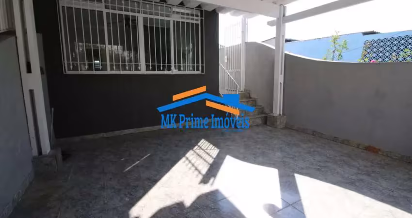 Casa térrea no jardim das flores com 3 quartos e 2 vagas de garagem.