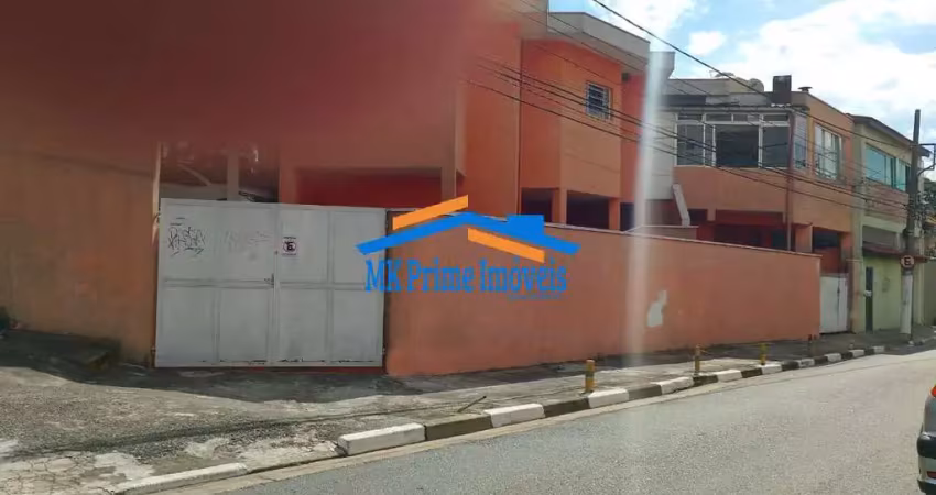 Oportunidade de investimento: 2 casas + edícula e vagas alugadas.