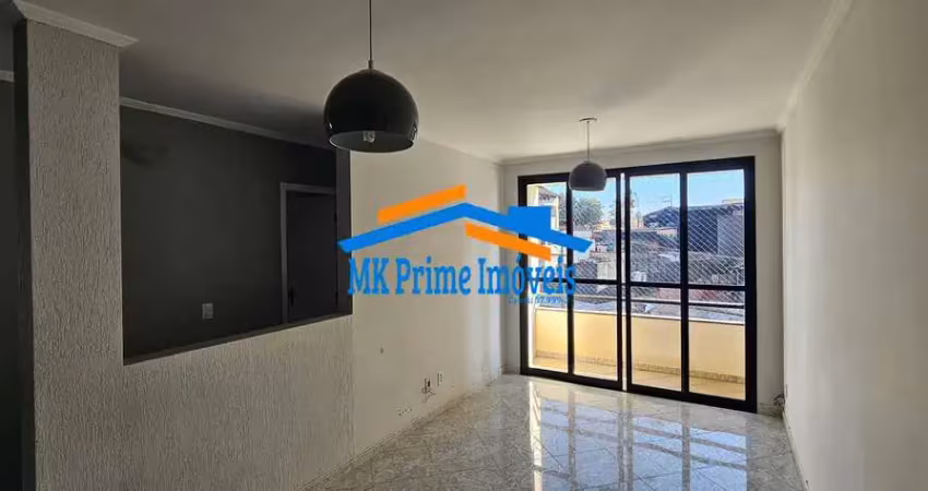 Apartamento 3 quartos,1 banheiro, sacada, com 69m² e móveis planejados.