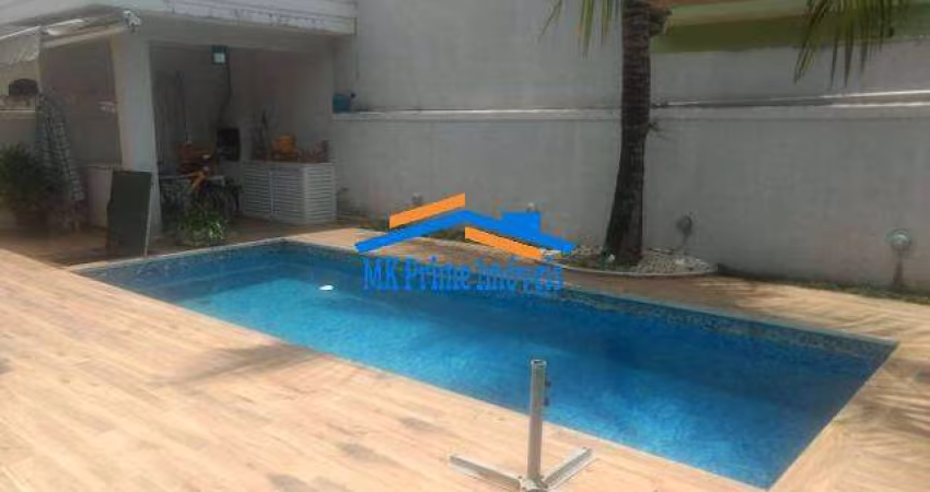 Sobrado com 4 suítes em Condomínio Fechado - Alphaville.