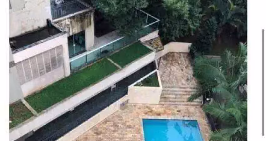 02 Quartos / Ótima Localização / Piscina - 62m²