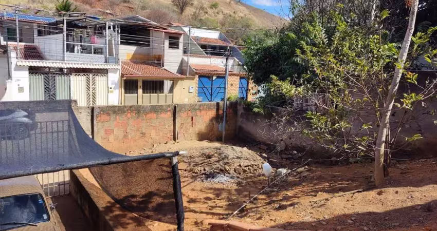 Casa para venda em governador valadares, sion, 2 dormitórios, 1 banheiro, 1 vaga