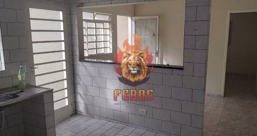 Casa Térrea à Venda de 2 Dormitórios com Churrasqueira na Zona Norte de Sorocaba/SP