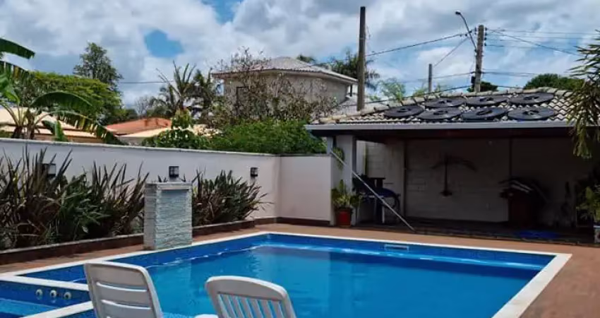Linda chácara em condomínio fechado, de 1.000m2, com  350m2 de área construída, com muito verde no vitassay em boituva
