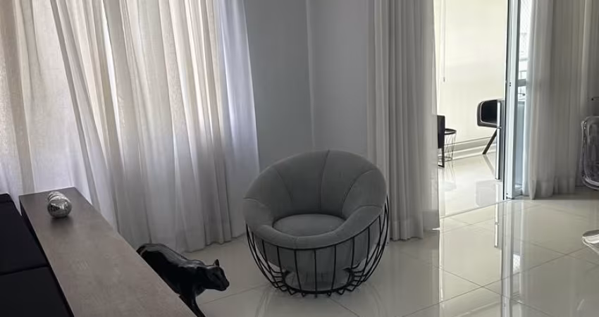 Lindo Apartamento de 144m2  com 03 dormitórios Sendo 01 Suíte, à Venda,  no Bairro Planalto em S.B.Campo - SP.