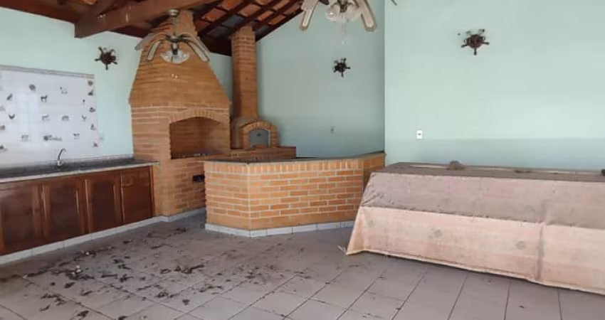 Linda Chácara em Condomínio Fechado, de  6.000m2, com  489m2 de área Construída, com Muito Verde no Vitassay em Boituva -SP