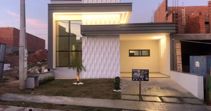 Linda Casa Térrea de 141m² de  área Construída e Terreno 214m2 à venda no excelente Condomínio Fechado  Gran Reserva em Indaiatuba- SP.