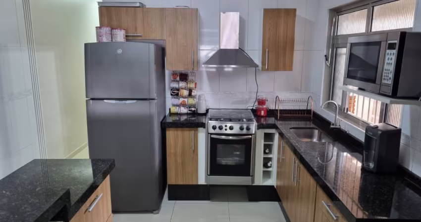 Linda Casa  Assobradada  com 03 Dormitórios e 03 banheiros à Venda, 141m²  na  Vila Luzita  em Santo André - SP