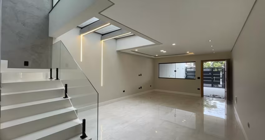 Lindo Sobrado com 03 Dormitórios  Sendo 03 Suítes e  04 banheiros à Venda, 178 m²  no Bairro Assunção  em São Bernardo do Campo - SP