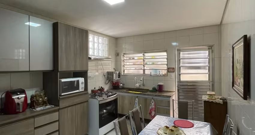 Lindo Sobrado com 02 Dormitórios  Sendo 01 Suíte e  02 banheiros à Venda, 162 m²  no Bairro  Independência  em São Bernardo do Campo - SP