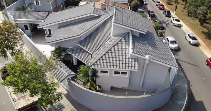 Lindo Sobrado com 04 Dormitórios  Sendo 03 Suítes,  05 banheiros à Venda, 280 m²  no Bairro  Parque Espacial em São Bernardo do Campo - SP