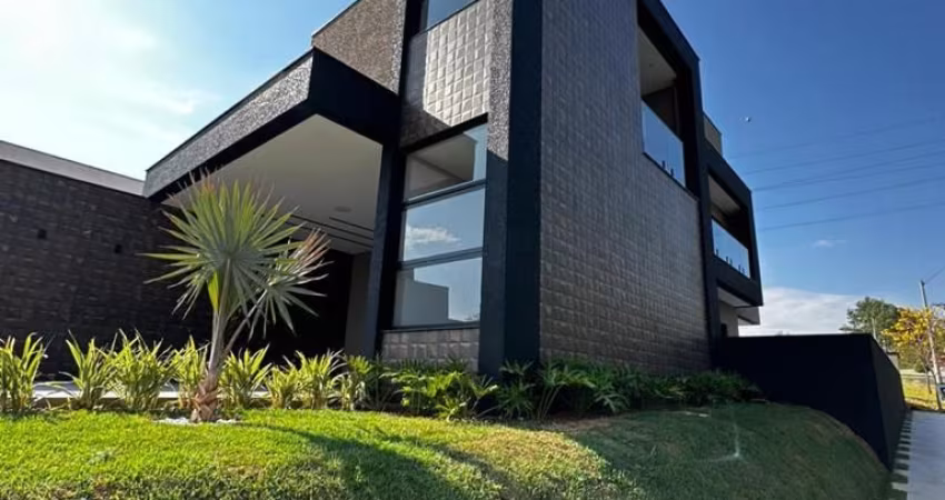 Lindo Sobrado em Condomínio Fechado, de 225m², de Área Construída, e Terreno de 280m²,  no Condomínio Sun Lake em Sorocaba - SP.