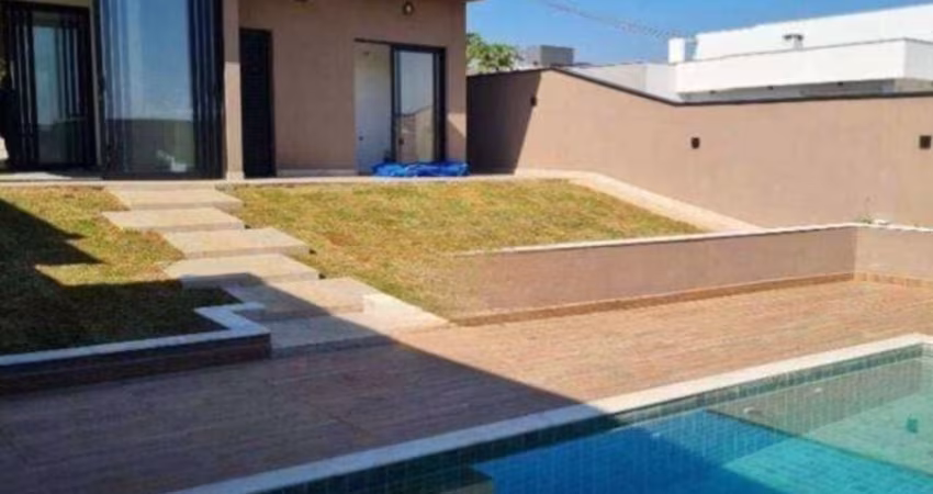 Lindo Sobrado em Condomínio Fechado Solares Resort com 173m2  de Área Construída e Terreno de 420m2,  em  Boituva - SP.