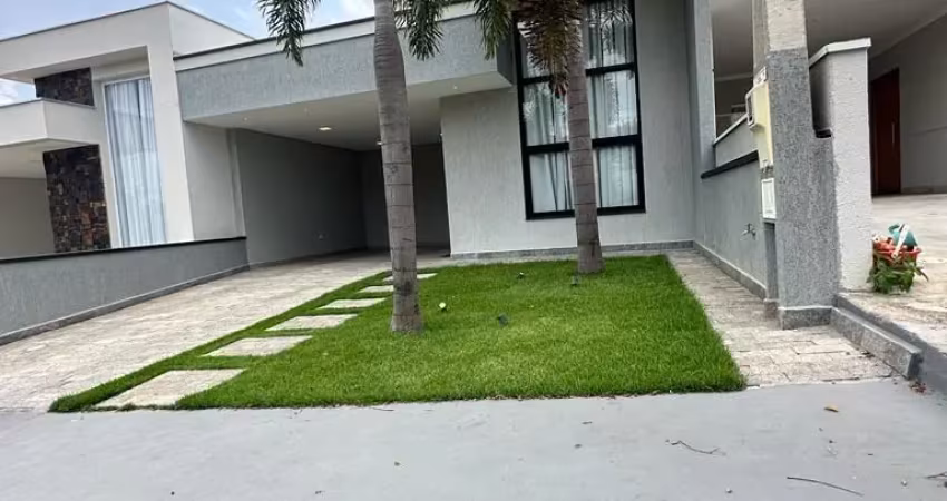 Linda Casa Terrea de 150m² de Área Construída,  e Terreno de 250m2, à venda no excelente Condomínio Villa dos Ingleses - Sorocaba - SP