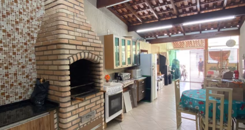 Linda Cobertura á venda de 178m² com 03 Dormitórios Sendo 01 Suíte, no Parque das Nações - Santo André - SP.