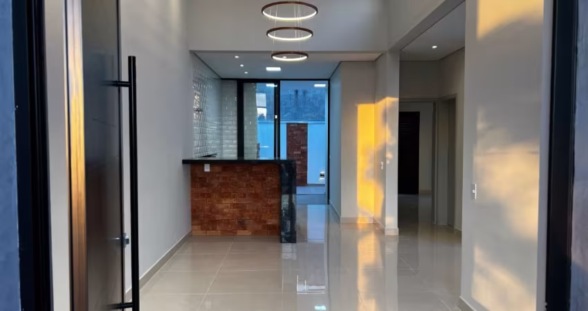 Linda Casa Térrea de 105m² à venda no excelente Condomínio Fechado Villagio Ipanema I- Sorocaba - SP.
