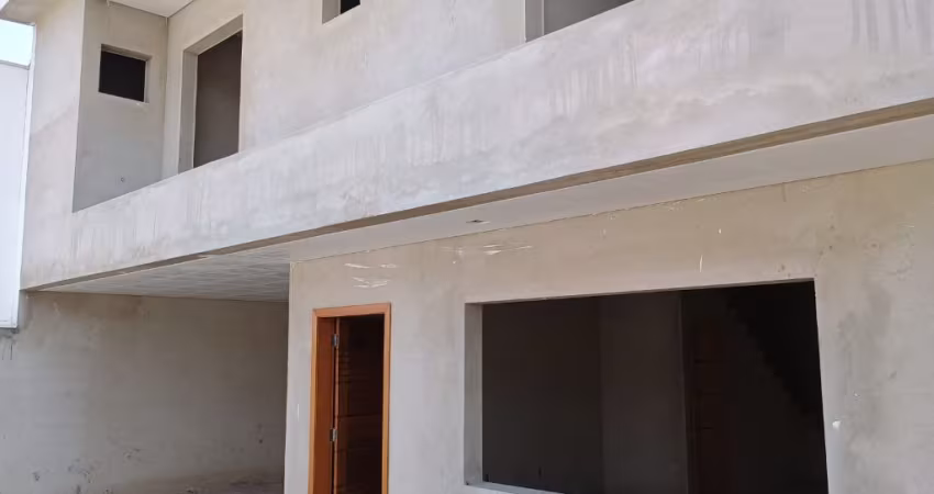 Lindo Sobrado com 04 Suítes, à Venda com 319m² de Área Construída e Terreno de 331m2,, no Bairro Parque dos Pássaros em São Bernardo do Campo - SP