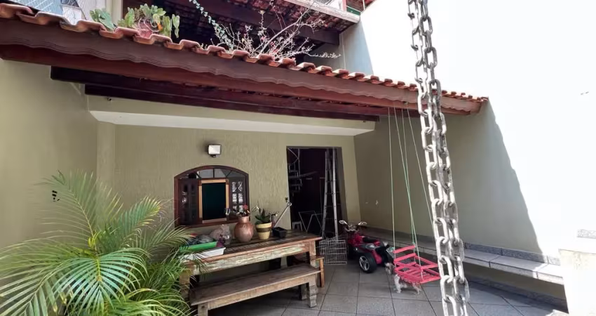 Lindo sobrado à venda com 220m² de área construída, no bairro campestre - santo andré - sp.
